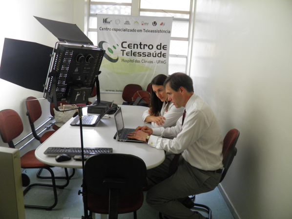 Visita internacional à RTMG para programa de rastreamento de doenças reumáticas