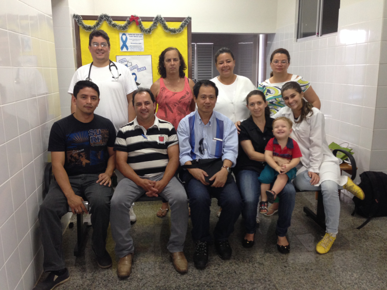 RTMG leva o Dr Chea Chea Puthyrith para conhecer o funcionamento do Tele-ECG