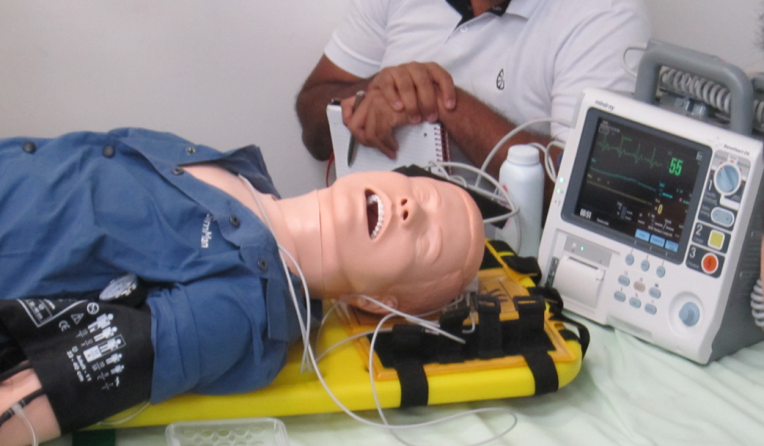 Implantação dos aplicativos  IAM e AVC
